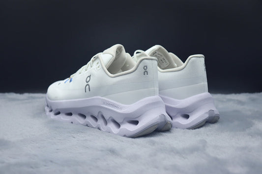 ON Cloudtilt – Tilted Sole Lifestyle Sneakers