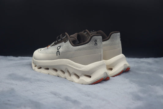 ON Cloudtilt – Tilted Sole Lifestyle Sneakers