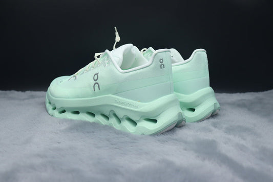 ON Cloudtilt – Tilted Sole Lifestyle Sneakers